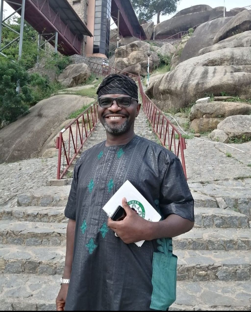 UNVEILING THE ANCIENT MAJESTY: OLUMO ROCK’S SIZE, AGE, ENVIRONMENTAL, CULTURAL, AND ECONOMIC SIGNIFICANCE